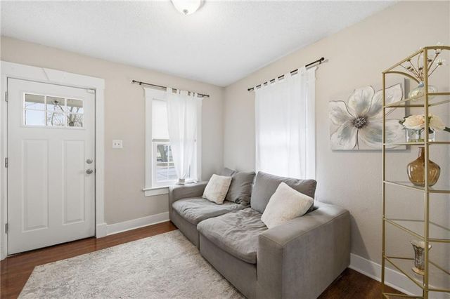 1210 E 23rd Avenue, North Kansas City, MO 64116