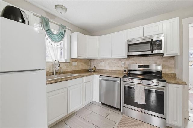 1210 E 23rd Avenue, North Kansas City, MO 64116