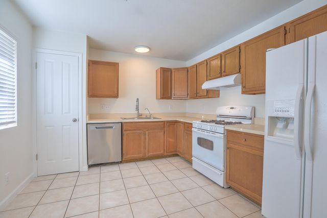 1777 Lee Loop NE, Rio Rancho, NM 87144