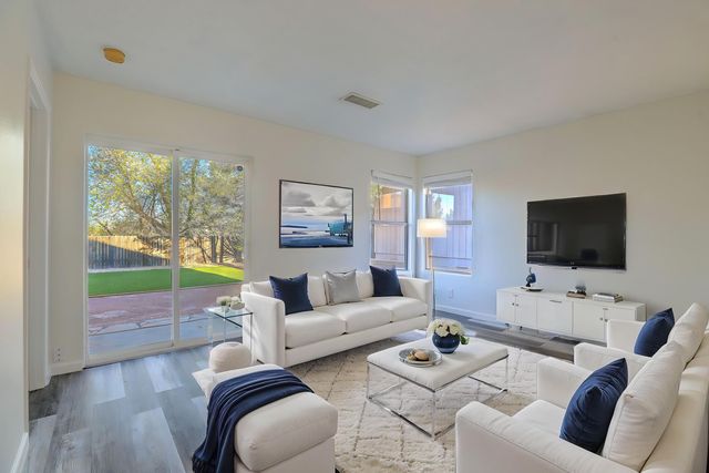 1777 Lee Loop NE, Rio Rancho, NM 87144