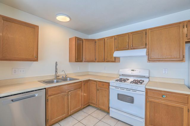 1777 Lee Loop NE, Rio Rancho, NM 87144