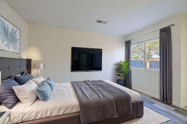 1777 Lee Loop NE, Rio Rancho, NM 87144