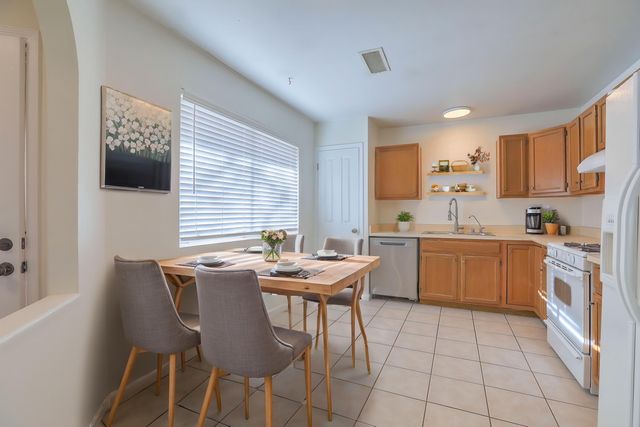 1777 Lee Loop NE, Rio Rancho, NM 87144