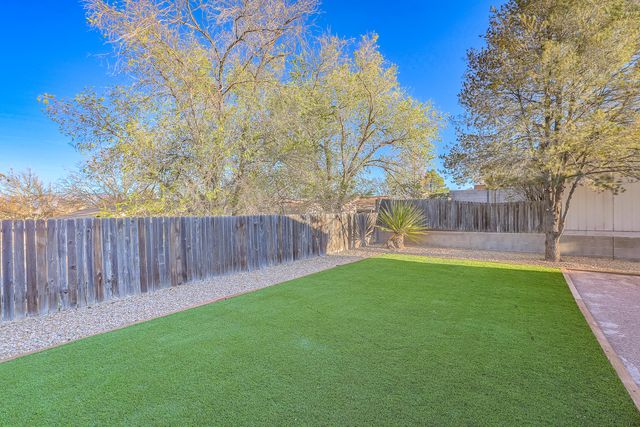 1777 Lee Loop NE, Rio Rancho, NM 87144