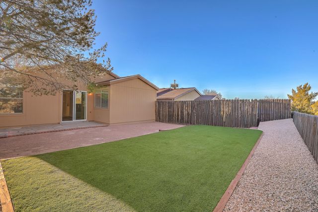 1777 Lee Loop NE, Rio Rancho, NM 87144