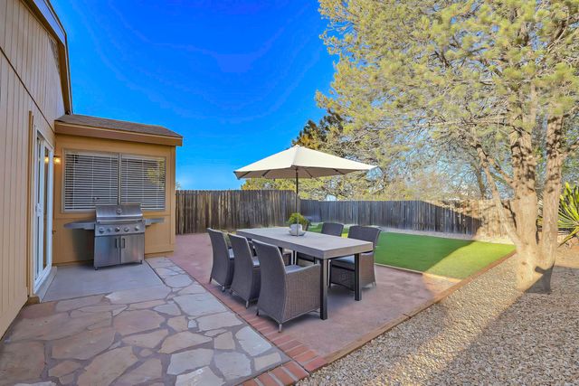 1777 Lee Loop NE, Rio Rancho, NM 87144