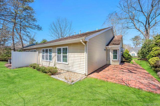 12 Baldwin Court, Ridge, NY 11961