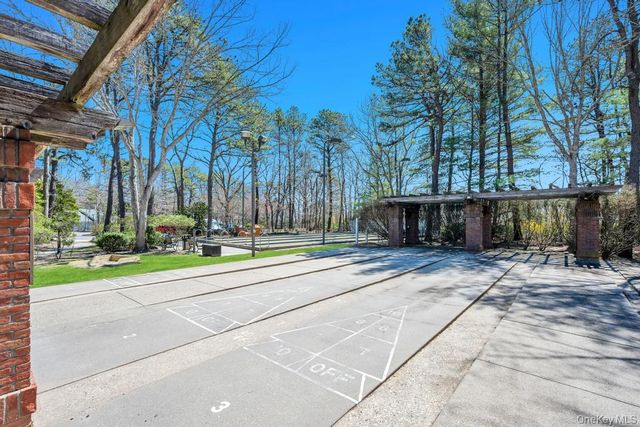 12 Baldwin Court, Ridge, NY 11961