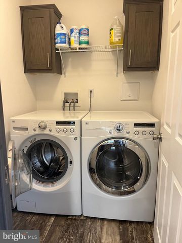 56 CHARLES ST, Elizabethtown, PA 17022