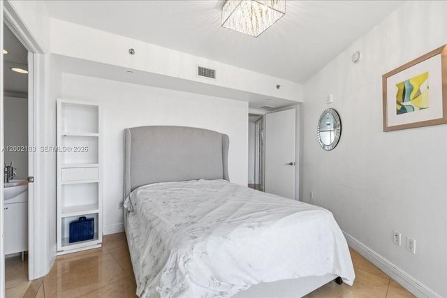 17201 Collins Avenue 1107, Sunny Isles Beach, FL 33160