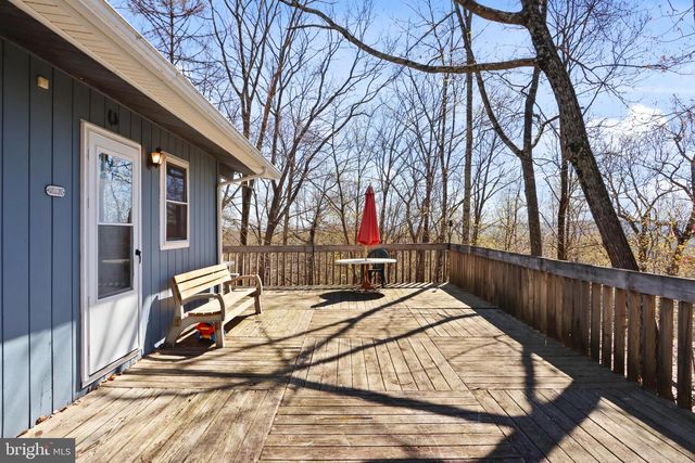 214 MOCKINGBIRD CT, Bushkill, PA 18324