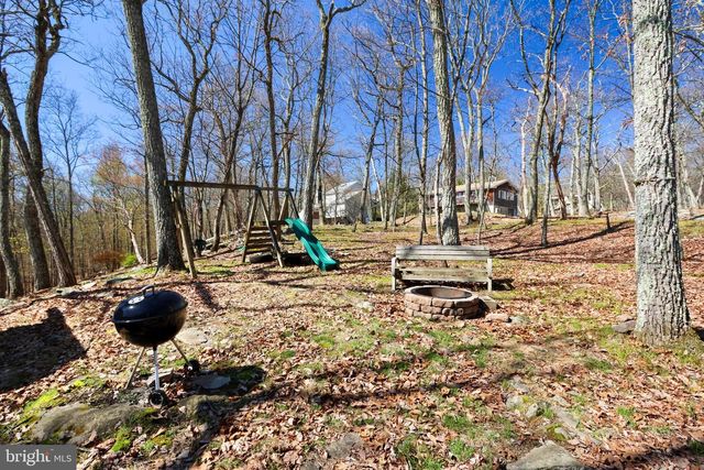 214 MOCKINGBIRD CT, Bushkill, PA 18324