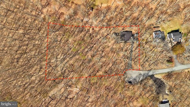 214 MOCKINGBIRD CT, Bushkill, PA 18324