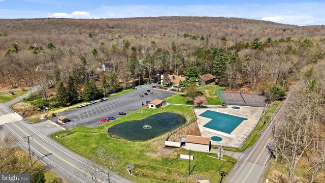 214 MOCKINGBIRD CT, Bushkill, PA 18324