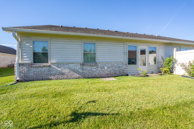 1698 Fairfield Circle, Greenfield, IN 46140