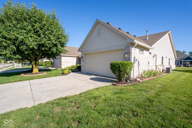 1698 Fairfield Circle, Greenfield, IN 46140