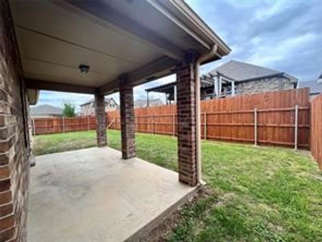 421 Goldstone Lane, Fort Worth, TX 76131