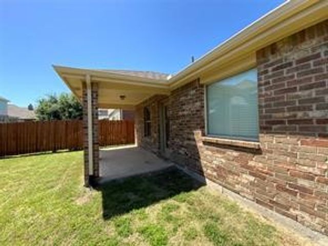 421 Goldstone Lane, Fort Worth, TX 76131