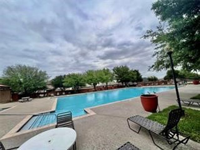 421 Goldstone Lane, Fort Worth, TX 76131