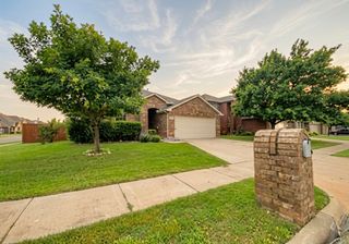 421 Goldstone Lane, Fort Worth, TX 76131