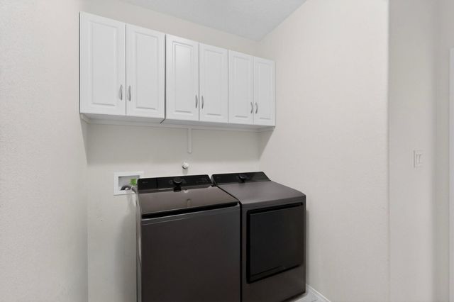 5813 Colfax Place NE, Rio Rancho, NM 87144