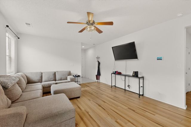 5813 Colfax Place NE, Rio Rancho, NM 87144