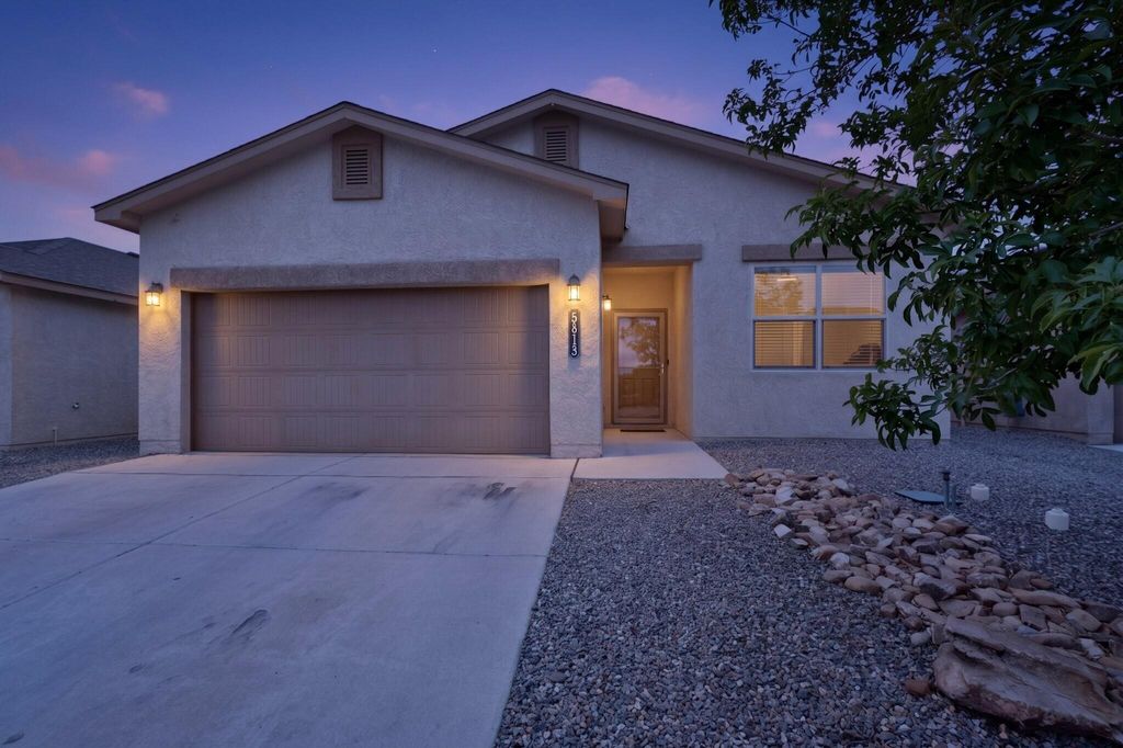 5813 Colfax Place NE, Rio Rancho, NM 87144