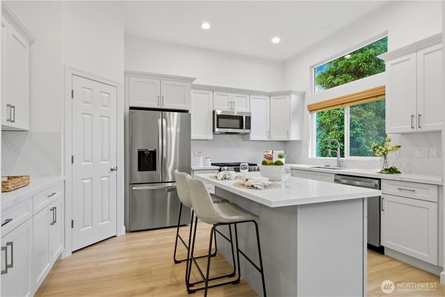 8833 NE 178th Street, Bothell, WA 98011