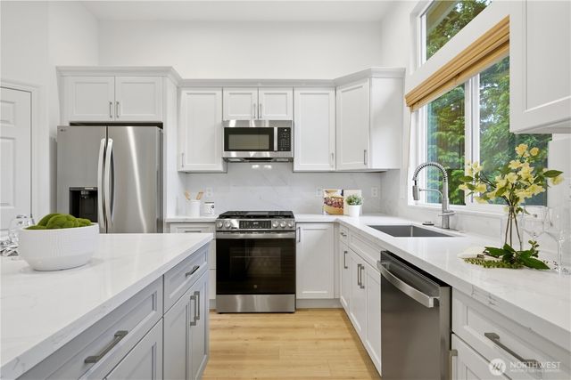 8833 NE 178th Street, Bothell, WA 98011