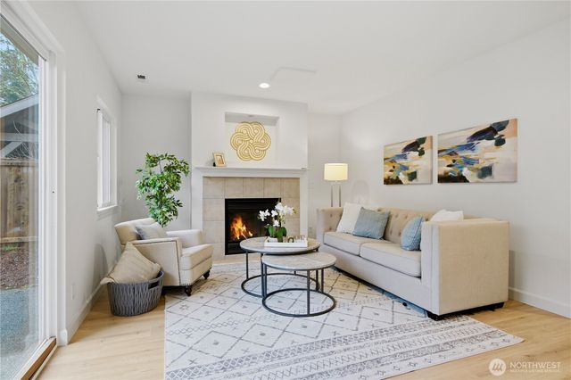 8833 NE 178th Street, Bothell, WA 98011