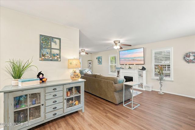 7 Portsmouth Drive, Forked River, NJ 08731