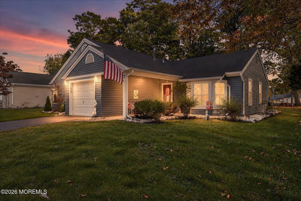 7 Portsmouth Drive, Forked River, NJ 08731