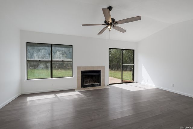 6098 GLACIER SUN DR, San Antonio, TX 78244