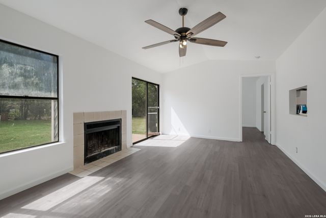 6098 GLACIER SUN DR, San Antonio, TX 78244