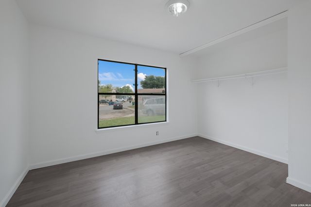 6098 GLACIER SUN DR, San Antonio, TX 78244