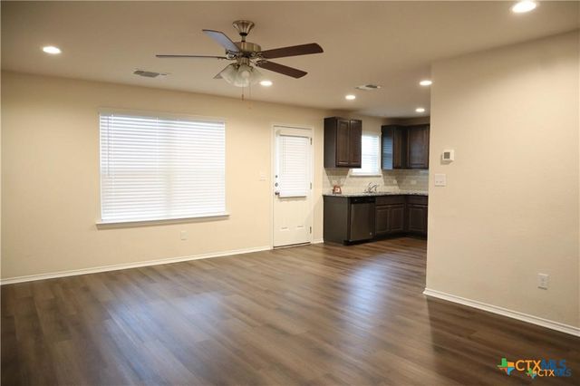 2216 Mayfield Lane, Seguin, TX 78155