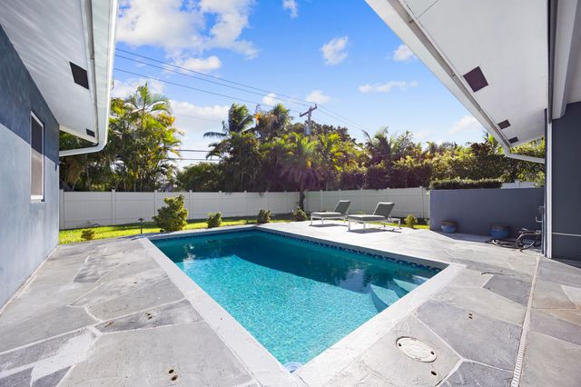 930 NW 4th Court, Boca Raton, FL 33432