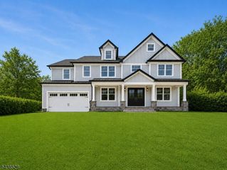 616 S Chestnut St, Westfield Town, NJ 07090