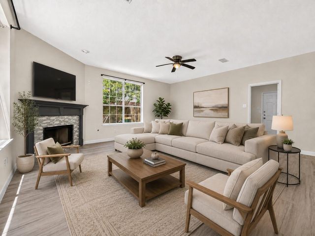 11 Ginger Bay Place, The Woodlands, TX 77382