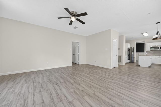 11 Ginger Bay Place, The Woodlands, TX 77382