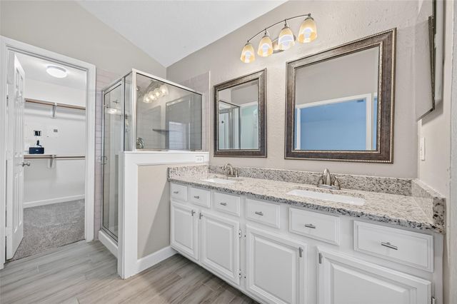 11 Ginger Bay Place, The Woodlands, TX 77382