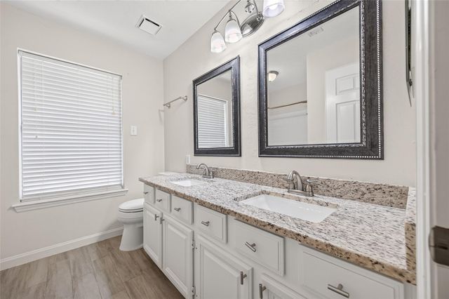 11 Ginger Bay Place, The Woodlands, TX 77382