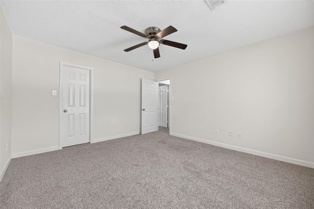 11 Ginger Bay Place, The Woodlands, TX 77382