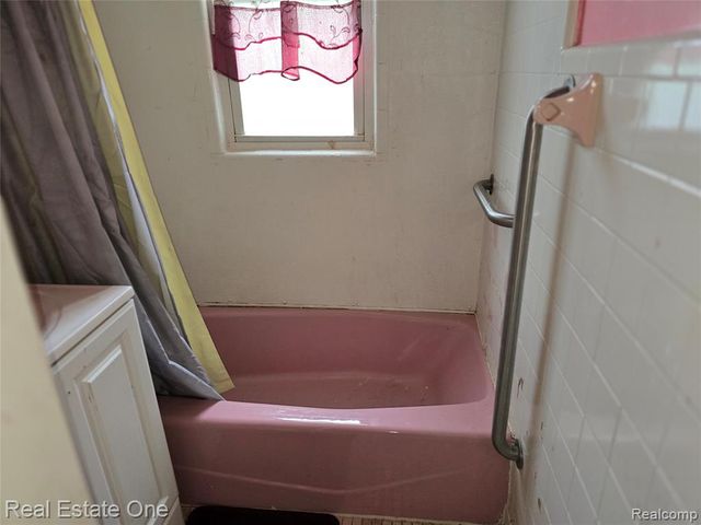 15759 Indiana Street, Detroit, MI 48238