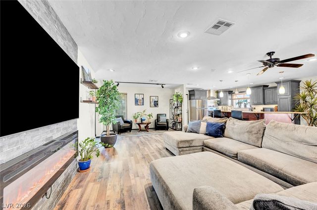 3949 Brighthill Avenue, Las Vegas, NV 89121