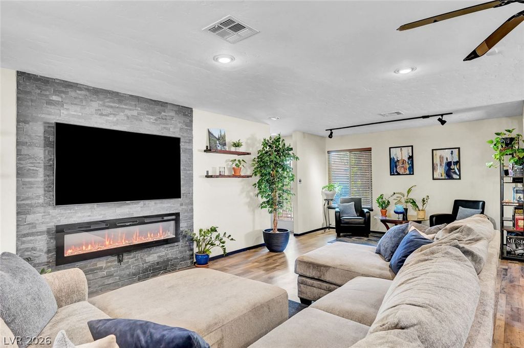 3949 Brighthill Avenue, Las Vegas, NV 89121