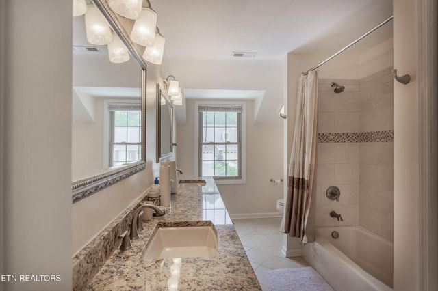 709 Landing Lane, Knoxville, TN 37934