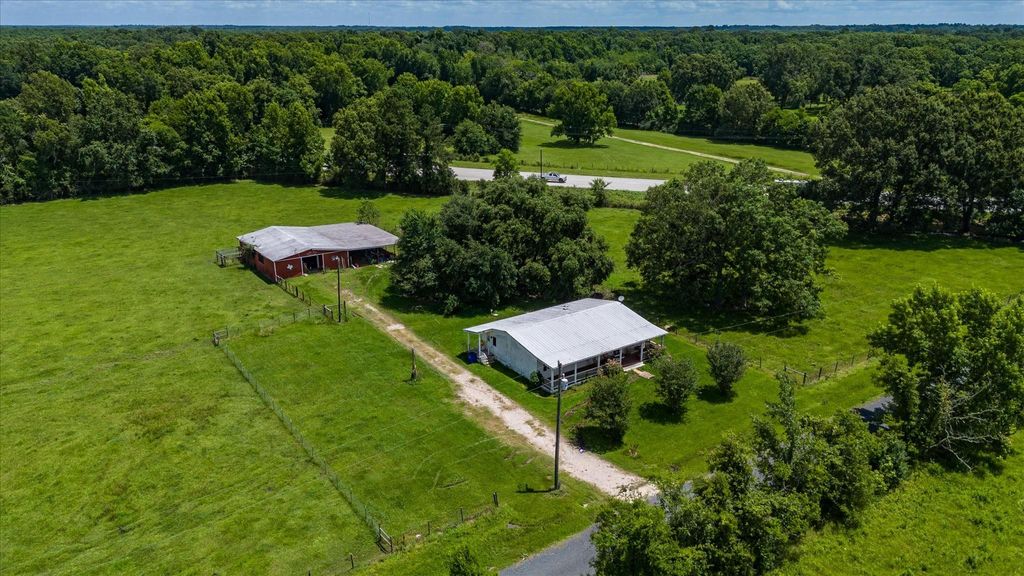74 County Road 2110, Liberty, TX 77575
