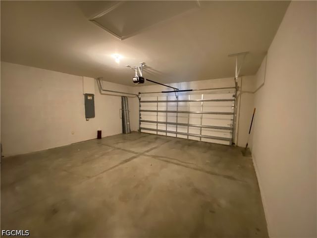 1214 SW Embers TER, Cape Coral, FL 33991