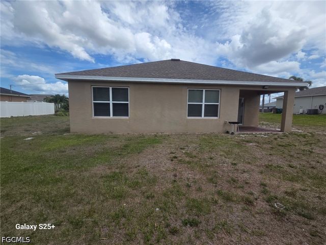 1214 SW Embers TER, Cape Coral, FL 33991